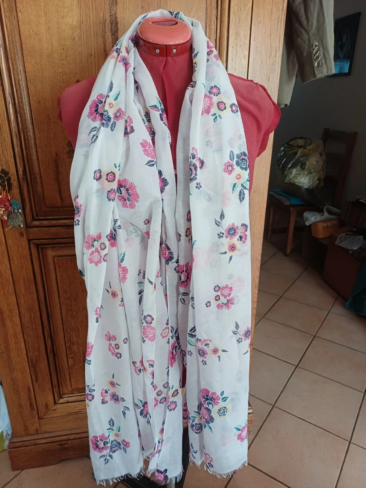 Estola com flores, lenço, volta ao pescoço – photo 5